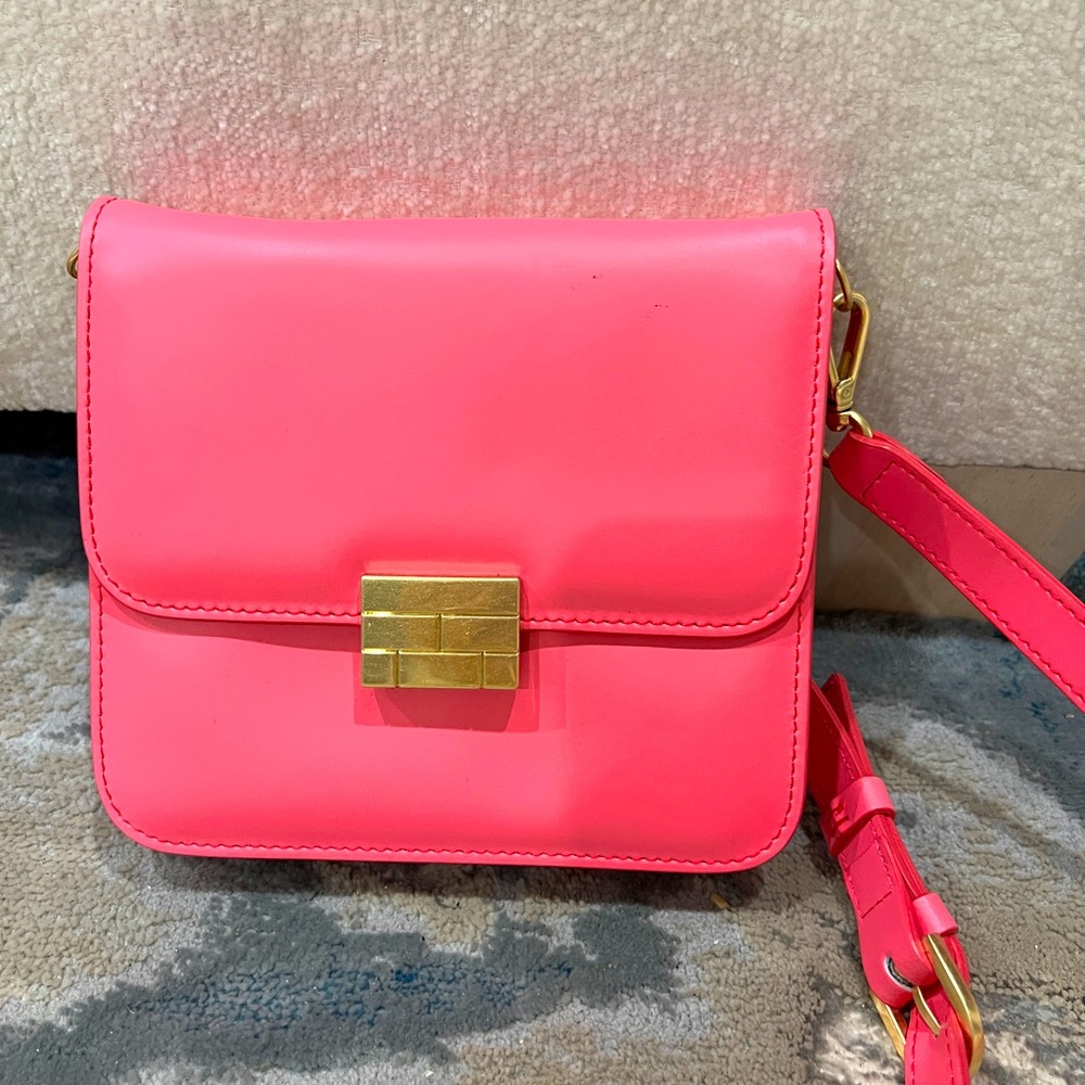 Frame Le Signature mini handbag vibrant pink